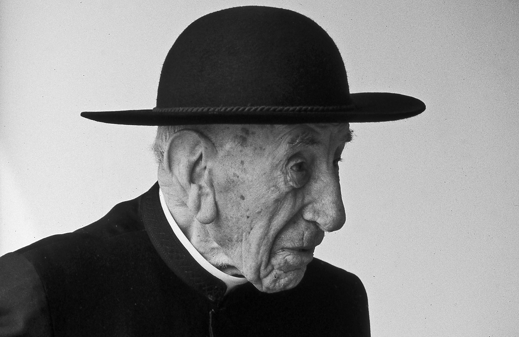 BIOGRÁFICO / BIOGRAPHICAL